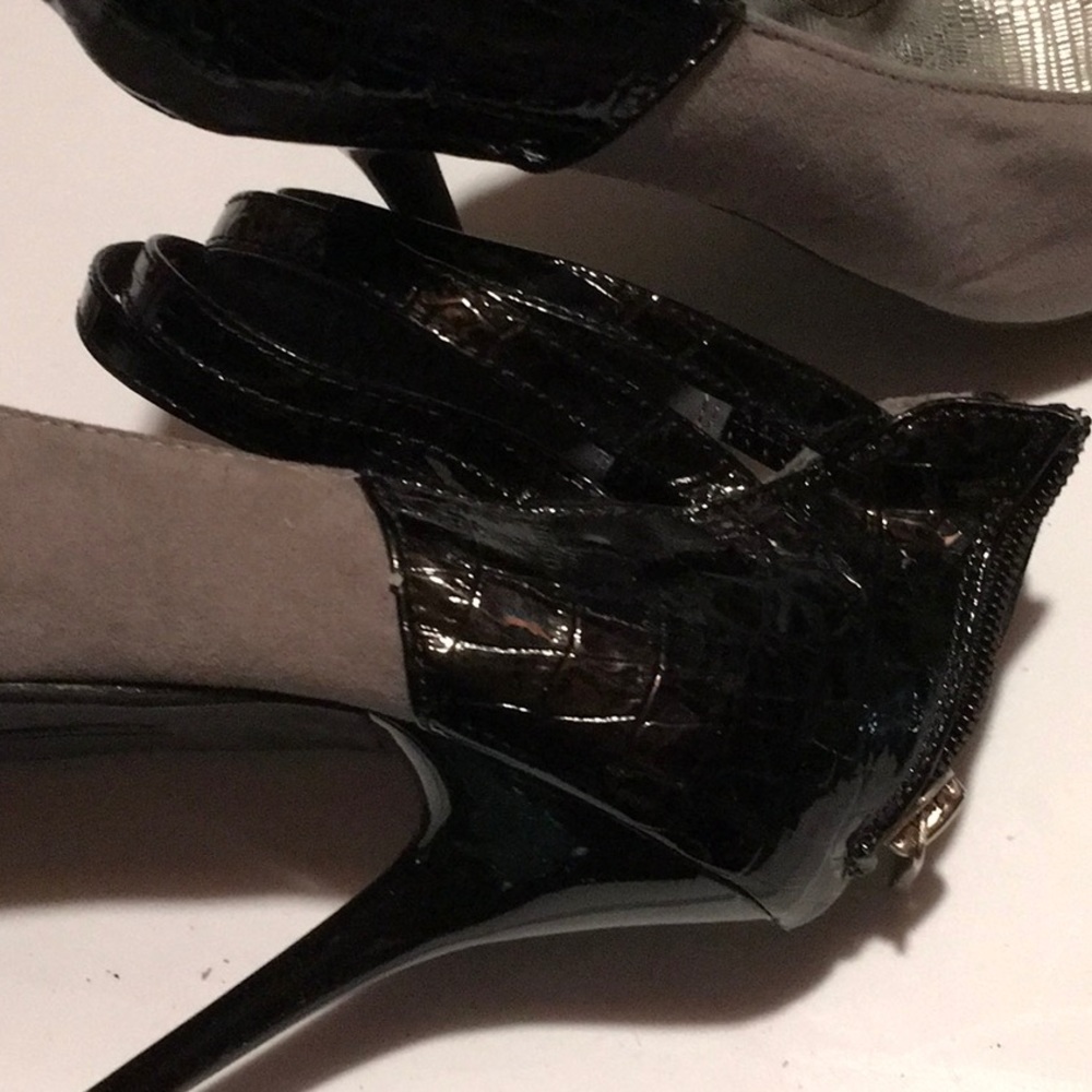 Shoes - Picture 3 of 4